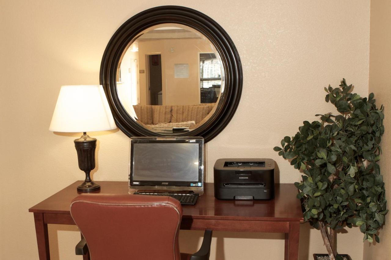 Candlewood Suites Champaign-Urbana University Area By Ihg Экстерьер фото