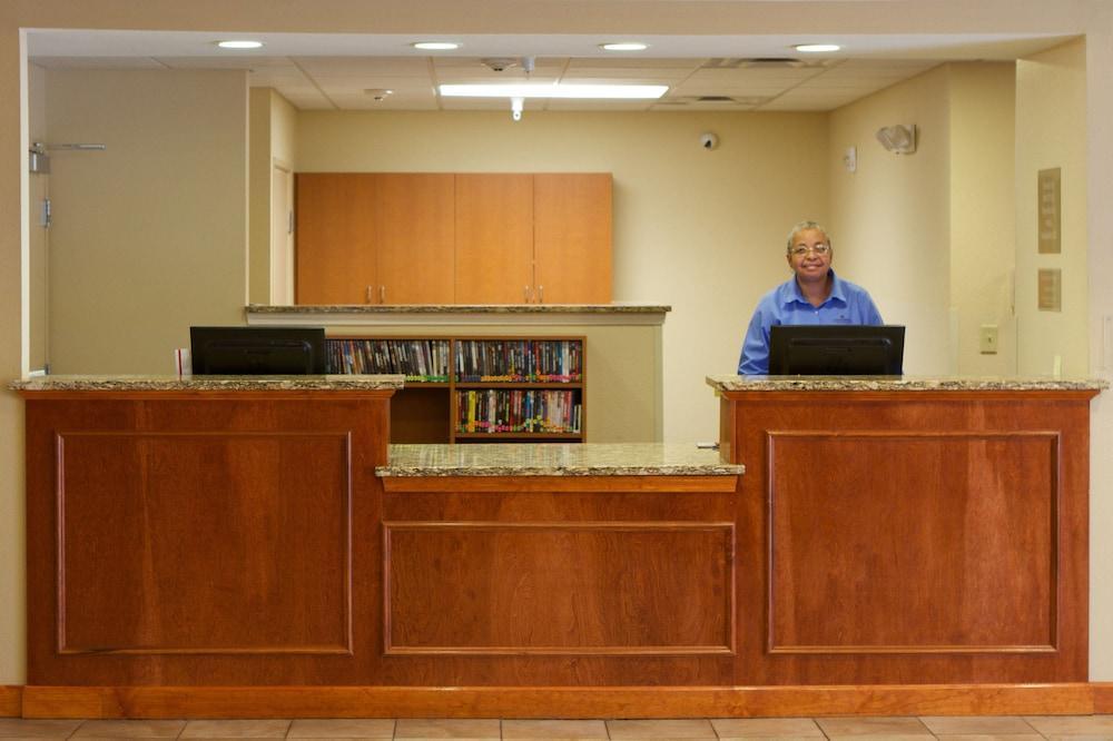 Candlewood Suites Champaign-Urbana University Area By Ihg Экстерьер фото